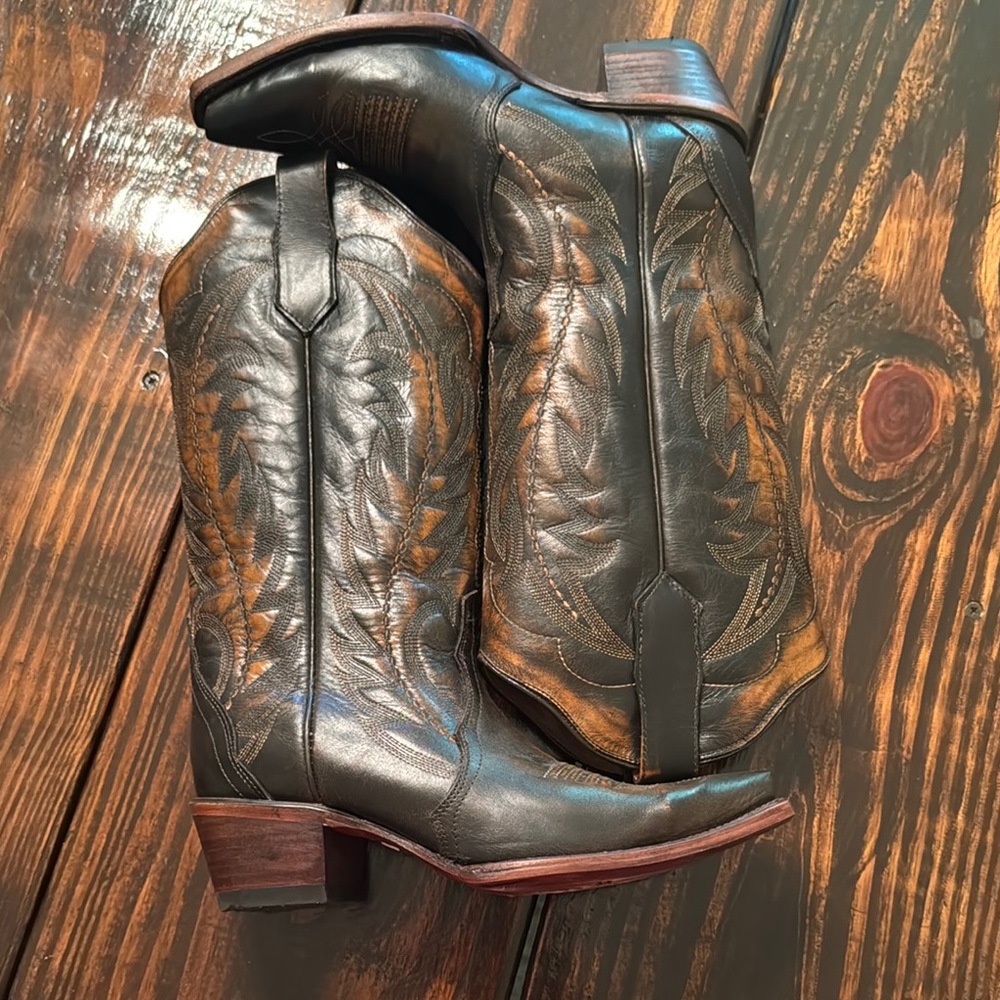 Circle G Distressed Leather Boots